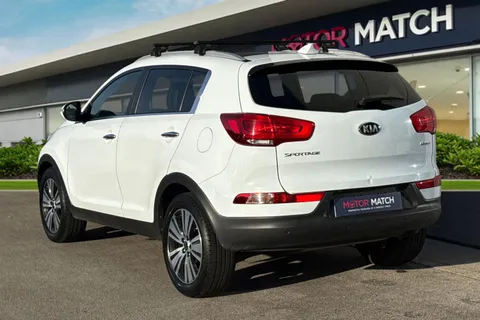 YA64ODT Kia Sportage 1.7 CRDi EcoDynamics 3 2WD Euro 5 (s/s) 5dr Thumbnail #3