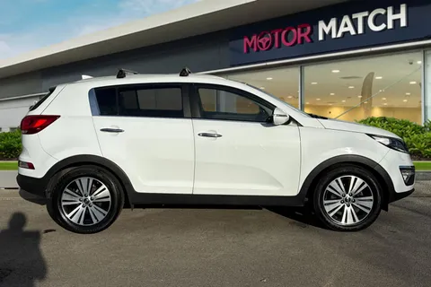 YA64ODT Kia Sportage 1.7 CRDi EcoDynamics 3 2WD Euro 5 (s/s) 5dr Thumbnail #4