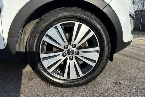 YA64ODT Kia Sportage 1.7 CRDi EcoDynamics 3 2WD Euro 5 (s/s) 5dr Thumbnail #11