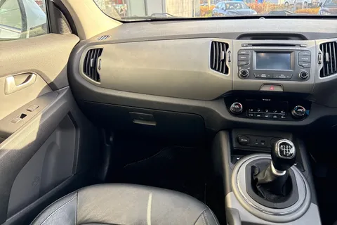 YA64ODT Kia Sportage 1.7 CRDi EcoDynamics 3 2WD Euro 5 (s/s) 5dr Thumbnail #20