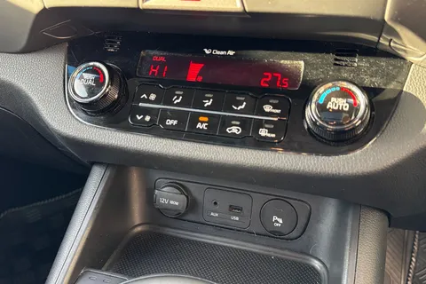 YA64ODT Kia Sportage 1.7 CRDi EcoDynamics 3 2WD Euro 5 (s/s) 5dr Thumbnail #22