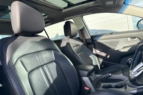 YA64ODT Kia Sportage 1.7 CRDi EcoDynamics 3 2WD Euro 5 (s/s) 5dr Thumbnail #24