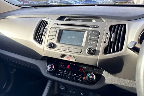 YA64ODT Kia Sportage 1.7 CRDi EcoDynamics 3 2WD Euro 5 (s/s) 5dr Thumbnail #44