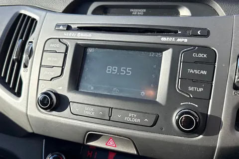 YA64ODT Kia Sportage 1.7 CRDi EcoDynamics 3 2WD Euro 5 (s/s) 5dr Thumbnail #45