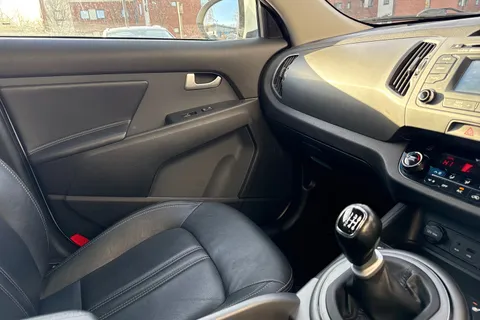 YA64ODT Kia Sportage 1.7 CRDi EcoDynamics 3 2WD Euro 5 (s/s) 5dr Thumbnail #56