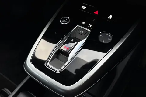 EJ24LVD Audi Q4 e-tron Q4  Sport 45 e-tron  210,00 kW Thumbnail #24