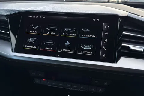 EJ24LVD Audi Q4 e-tron Q4  Sport 45 e-tron  210,00 kW Thumbnail #26