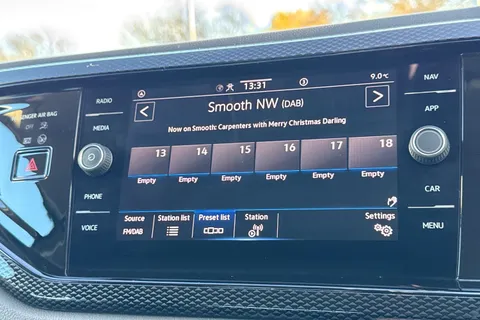 YJ23SBN Volkswagen Polo 1.0 Life 5dr | Automatic Lights | Wireless App-Connect Thumbnail #28