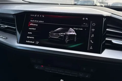 EJ24LVD Audi Q4 e-tron Q4  Sport 45 e-tron  210,00 kW Thumbnail #31