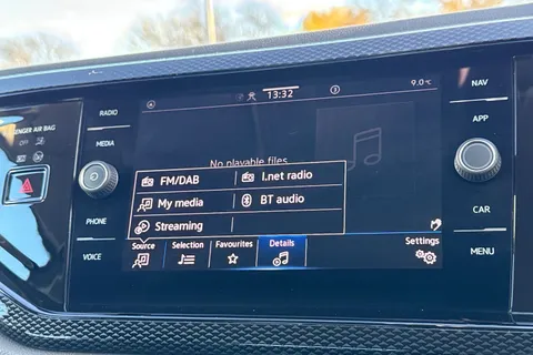 YJ23SBN Volkswagen Polo 1.0 Life 5dr | Automatic Lights | Wireless App-Connect Thumbnail #30