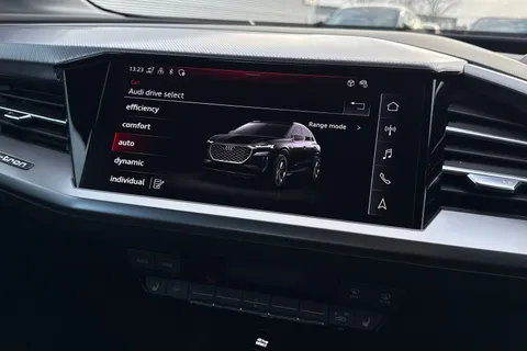 EJ24LVD Audi Q4 e-tron Q4  Sport 45 e-tron  210,00 kW Thumbnail #32