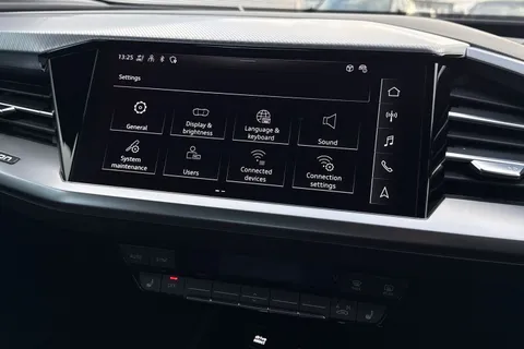 EJ24LVD Audi Q4 e-tron Q4  Sport 45 e-tron  210,00 kW Thumbnail #41