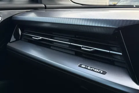 EJ24LVD Audi Q4 e-tron Q4  Sport 45 e-tron  210,00 kW Thumbnail #60