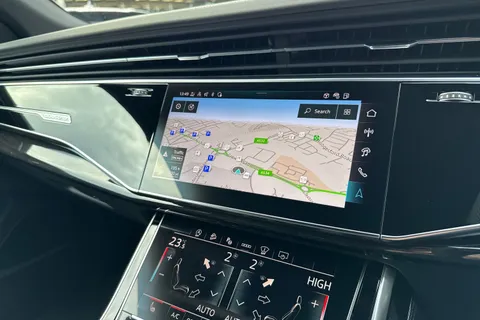  Audi SQ8 4.0 TFSI V8 Black Edition Tiptronic quattro Euro 6 (s/s) 5dr Thumbnail #17