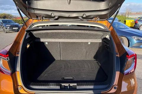 YB70SKZ Renault Captur 1.3 TCe S Edition EDC Euro 6 (s/s) 5dr Thumbnail #8