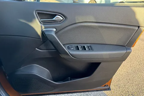 YB70SKZ Renault Captur 1.3 TCe S Edition EDC Euro 6 (s/s) 5dr Thumbnail #22