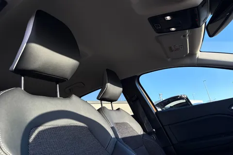 YB70SKZ Renault Captur 1.3 TCe S Edition EDC Euro 6 (s/s) 5dr Thumbnail #25