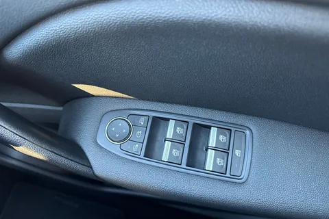 YB70SKZ Renault Captur 1.3 TCe S Edition EDC Euro 6 (s/s) 5dr Thumbnail #42