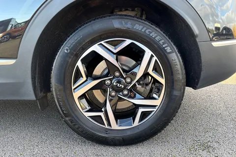 BG24UFM Kia Sportage 1.6 T-GDi 2 Euro 6 (s/s) 5dr Thumbnail #13