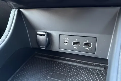 YB70SKZ Renault Captur 1.3 TCe S Edition EDC Euro 6 (s/s) 5dr Thumbnail #54