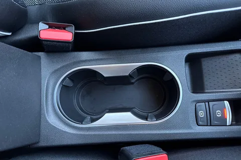 YB70SKZ Renault Captur 1.3 TCe S Edition EDC Euro 6 (s/s) 5dr Thumbnail #58