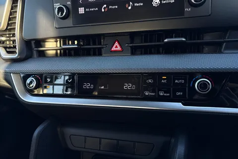 BG24UFM Kia Sportage 1.6 T-GDi 2 Euro 6 (s/s) 5dr Thumbnail #23