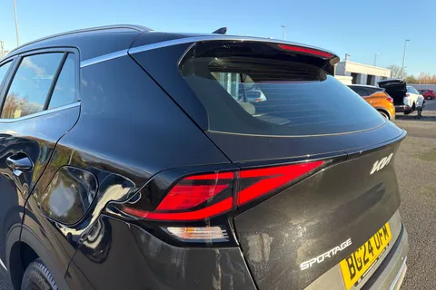 BG24UFM Kia Sportage 1.6 T-GDi 2 Euro 6 (s/s) 5dr Thumbnail #32