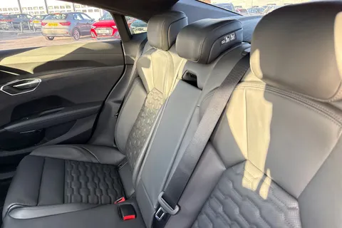 18 of 61 for Audi e-tron GT 105kWh Vorsprung Auto quattro 4dr