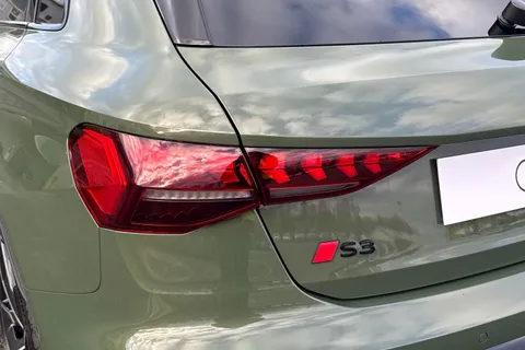 Audi S3 2.0 TFSI Black Edition Sportback S Tronic quattro Euro 6 (s/s) 5dr Thumbnail #8