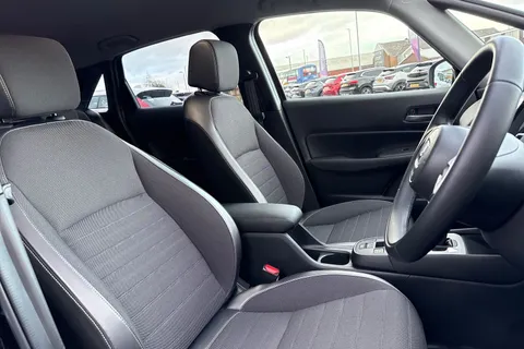 MV25DXJ Honda Jazz 1.5 i-MMD Hybrid Crosstar Advance 5dr eCVT Thumbnail #24