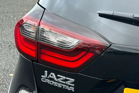 MV25DXJ Honda Jazz 1.5 i-MMD Hybrid Crosstar Advance 5dr eCVT Thumbnail #32