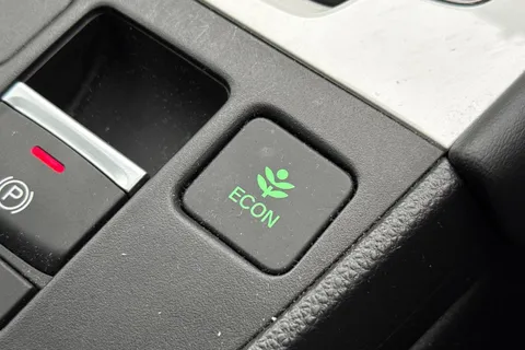 MV25DXJ Honda Jazz 1.5 i-MMD Hybrid Crosstar Advance 5dr eCVT Thumbnail #40