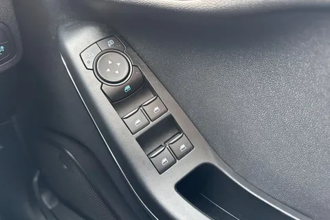 DU22WWE Ford Fiesta 1.0T EcoBoost MHEV Titanium Euro 6 (s/s) 5dr Thumbnail #18