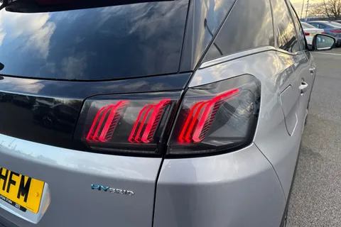 MT21HFM PEUGEOT 3008 1.6 13.2kWh GT Premium e-EAT Euro 6 (s/s) 5dr Thumbnail #9