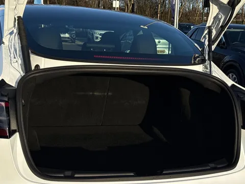 MC23PFK Tesla Model 3 Auto RWD 4dr Thumbnail #10