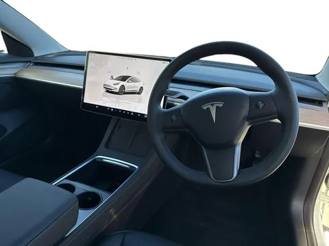 MC23PFK Tesla Model 3 Auto RWD 4dr Thumbnail #13