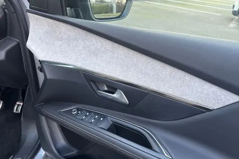 MT21HFM PEUGEOT 3008 1.6 13.2kWh GT Premium e-EAT Euro 6 (s/s) 5dr Thumbnail #22