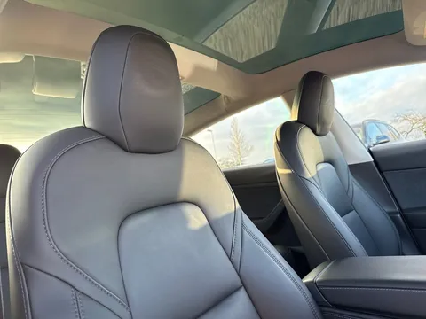 MC23PFK Tesla Model 3 Auto RWD 4dr Thumbnail #21