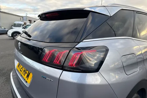 MT21HFM PEUGEOT 3008 1.6 13.2kWh GT Premium e-EAT Euro 6 (s/s) 5dr Thumbnail #32