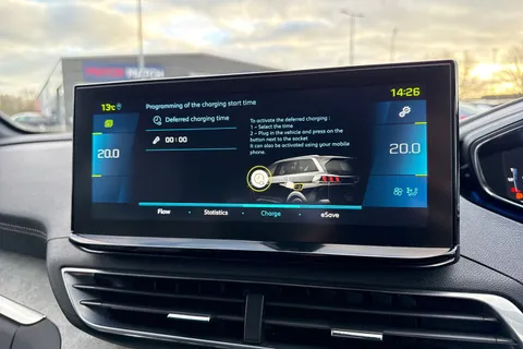 MT21HFM PEUGEOT 3008 1.6 13.2kWh GT Premium e-EAT Euro 6 (s/s) 5dr Thumbnail #55