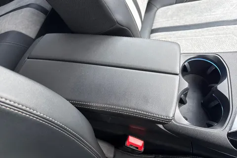 MT21HFM PEUGEOT 3008 1.6 13.2kWh GT Premium e-EAT Euro 6 (s/s) 5dr Thumbnail #60