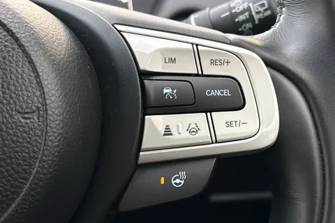 MV25DXZ Honda Jazz 1.5 i-MMD Hybrid Crosstar Advance 5dr eCVT Thumbnail #38