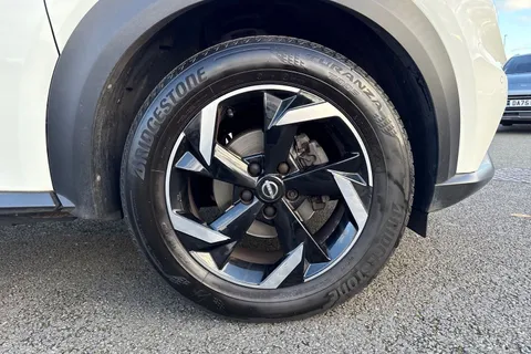 PK72YCP Nissan Juke 1.0 DIG-T N-Connecta DCT Auto Euro 6 (s/s) 5dr Thumbnail #11