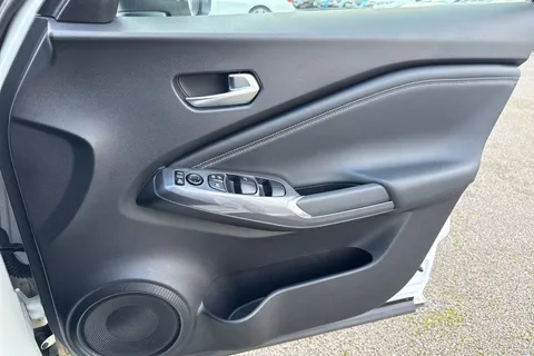 PK72YCP Nissan Juke 1.0 DIG-T N-Connecta DCT Auto Euro 6 (s/s) 5dr Thumbnail #22