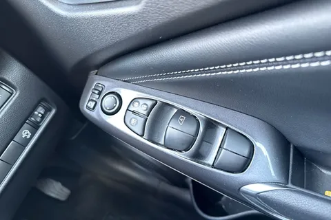 PK72YCP Nissan Juke 1.0 DIG-T N-Connecta DCT Auto Euro 6 (s/s) 5dr Thumbnail #39