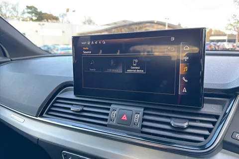 DA22AZZ Audi Q5 S line 40 TDI quattro 204 PS S tronic Thumbnail #36