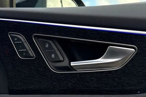 PN75GWG Audi SQ8 SUV  Black Edition TFSI  507 PS tiptronic Thumbnail #35