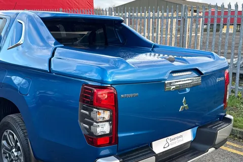 WM69NZO Mitsubishi L200 2.2 DI-D DC Barbarian 4WD Euro 6 (s/s) 4dr Thumbnail #9