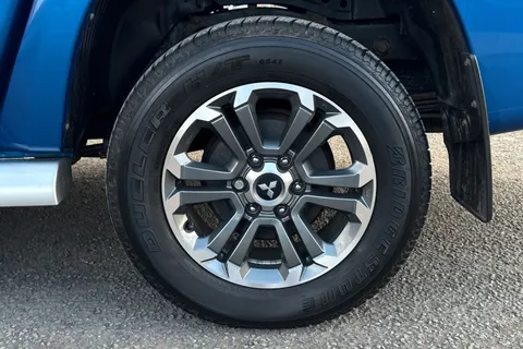 WM69NZO Mitsubishi L200 2.2 DI-D DC Barbarian 4WD Euro 6 (s/s) 4dr Thumbnail #12