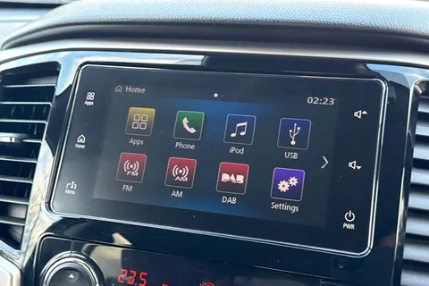 WM69NZO Mitsubishi L200 2.2 DI-D DC Barbarian 4WD Euro 6 (s/s) 4dr Thumbnail #18